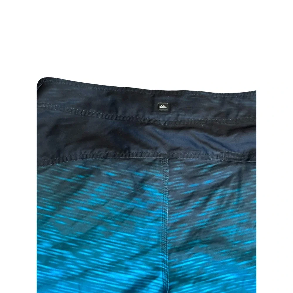 Quiksilver Mens Blue Ombre Boardshorts Size 32 Swim Trunks Surf Shorts